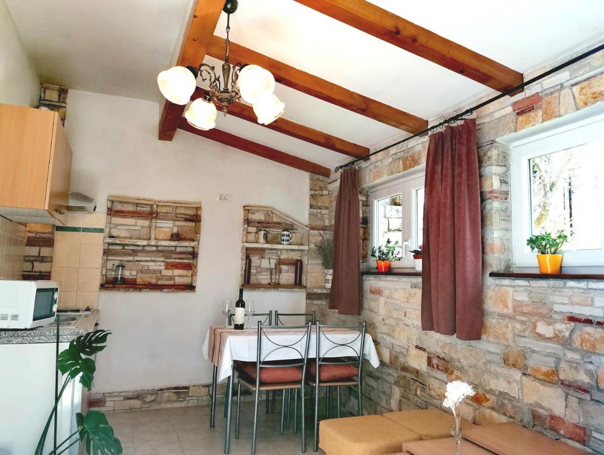 Nice Apartment Montepozzo With Private Garden Rovinj Exterior photo