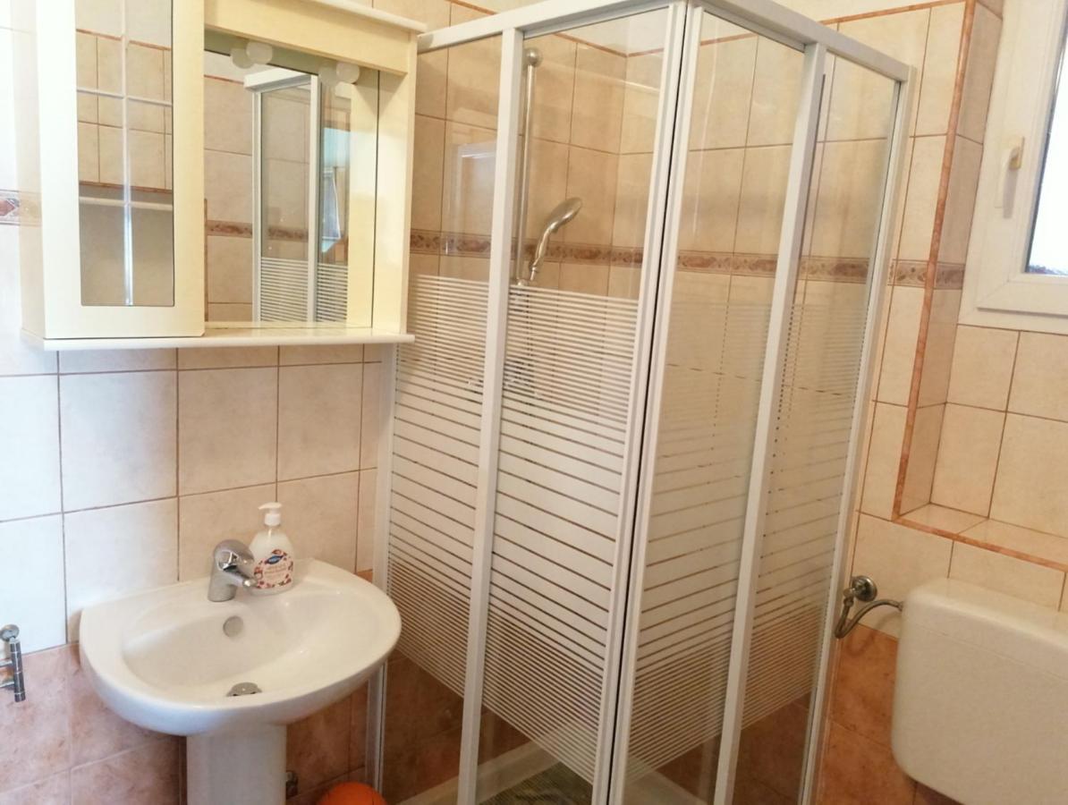 Nice Apartment Montepozzo With Private Garden Rovinj Exterior photo