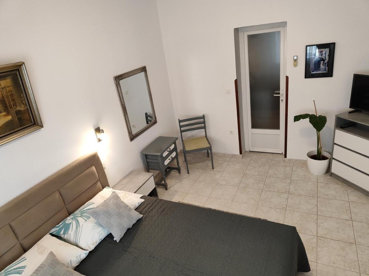 Nice Apartment Montepozzo With Private Garden Rovinj Exterior photo